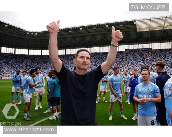 英媒报道班福德与兰帕德重聚考文垂训练昔日切尔西队友再续情谊 英媒报道班福德与兰帕德重聚考文垂训练昔日切尔西队友再续情谊